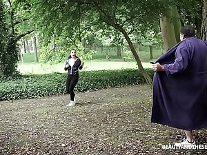 Creeper flashes young hot runner! She stop and fucks the ancient dude!